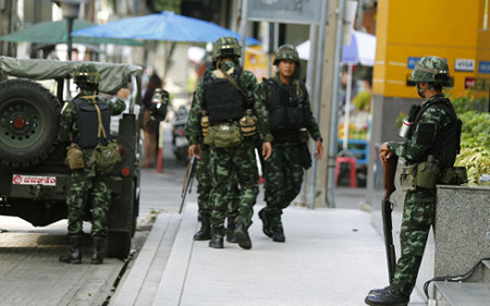Binh sỹ Thái Lan đảm bảo an ninh trên đường phố Bangkok